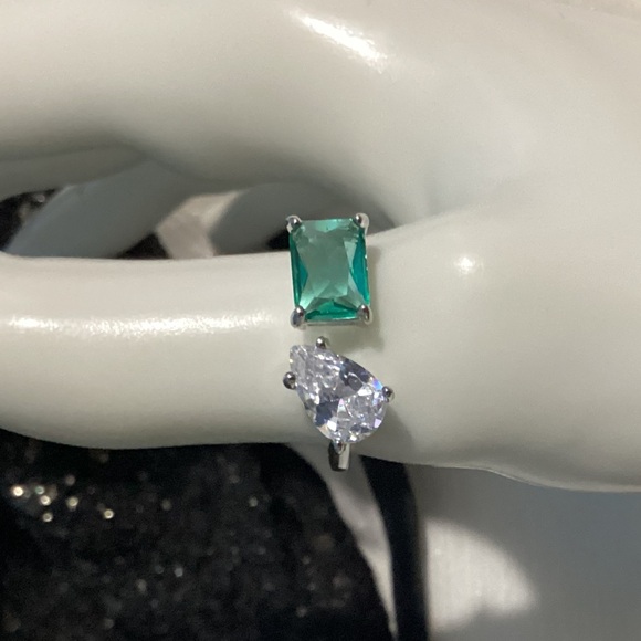 💋Adjustable Sterling Silver Open  Cz Diamond & Emerald Ring - Picture 17 of 17